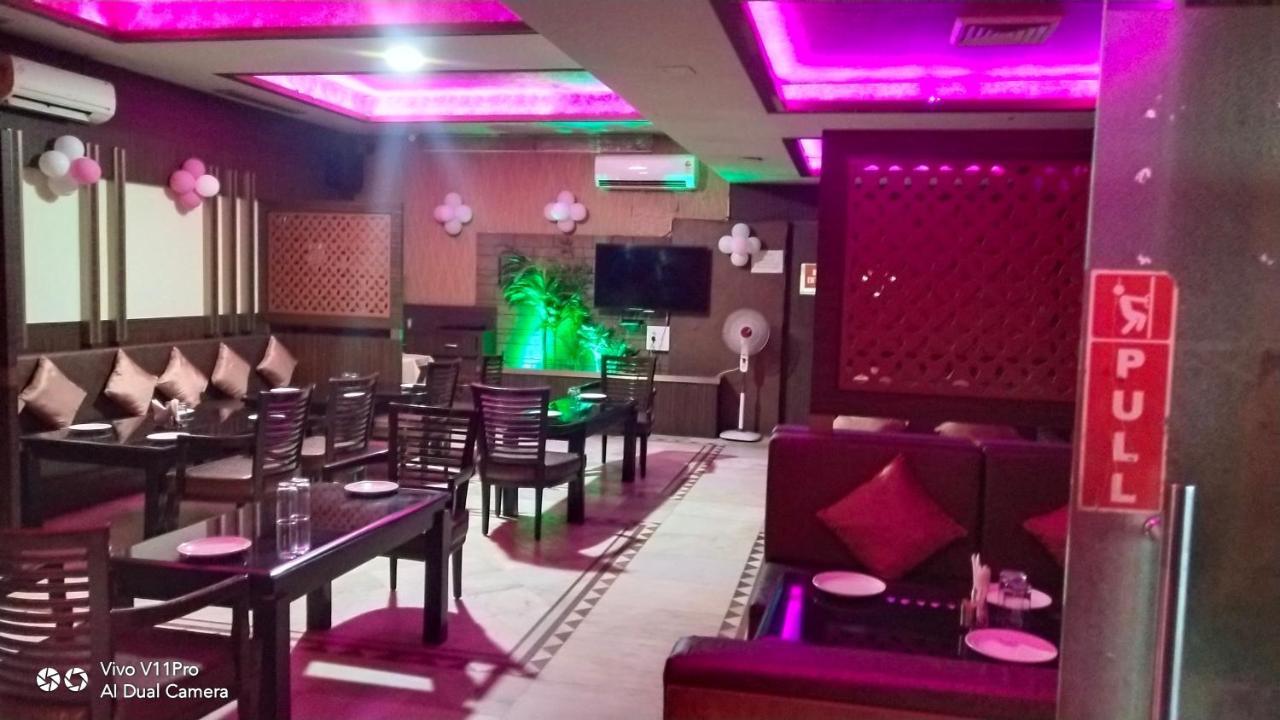 Rass Hotel Kanpur Exterior photo