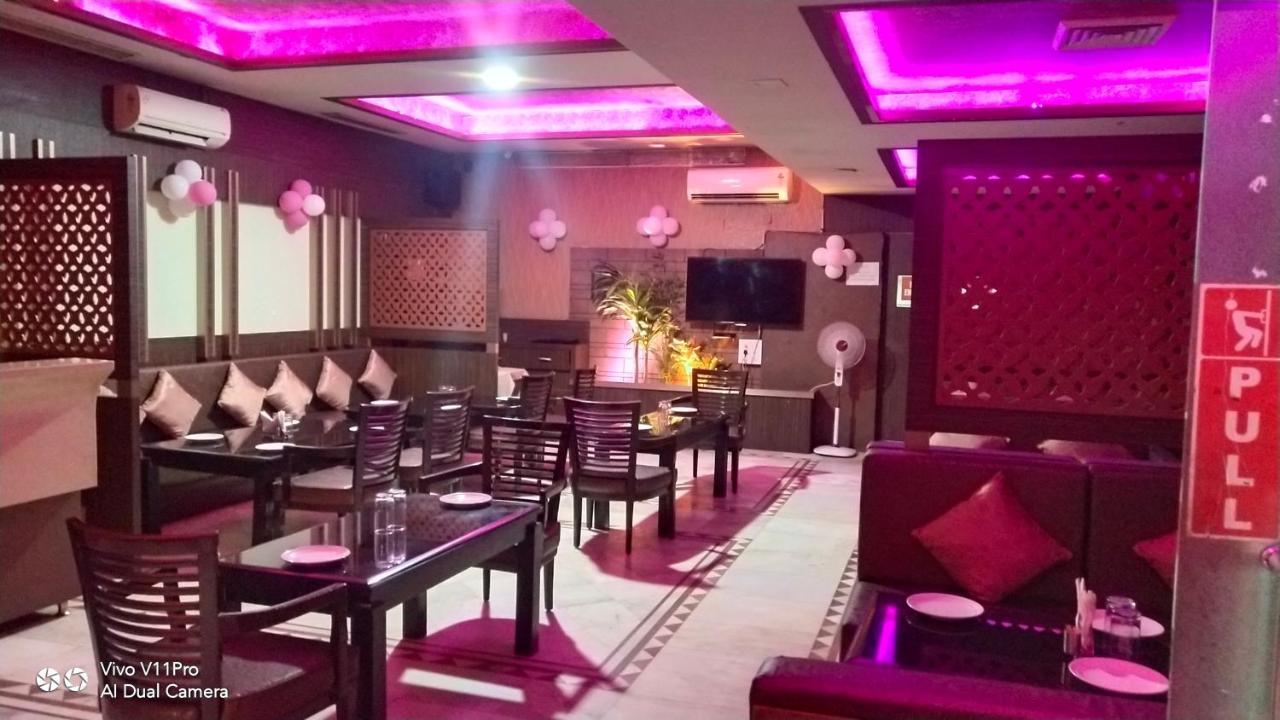 Rass Hotel Kanpur Exterior photo